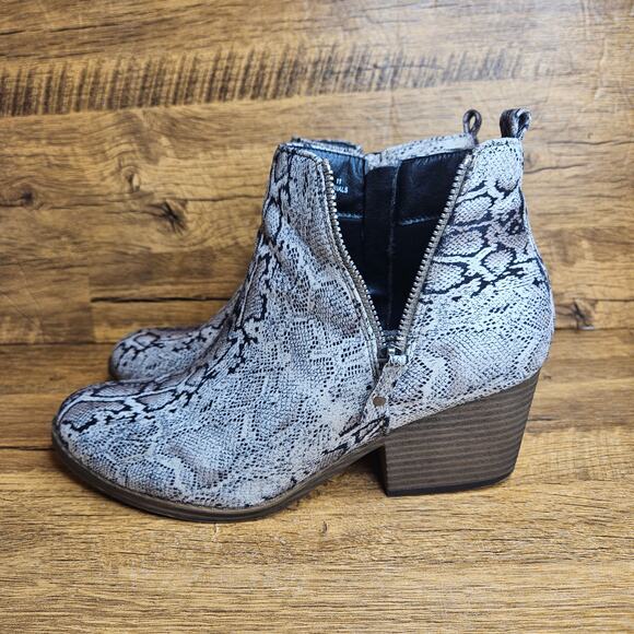 Boutique by Corky's sz 11 tombstone Black Grey Animal print ankle boots - Picture 2 of 9